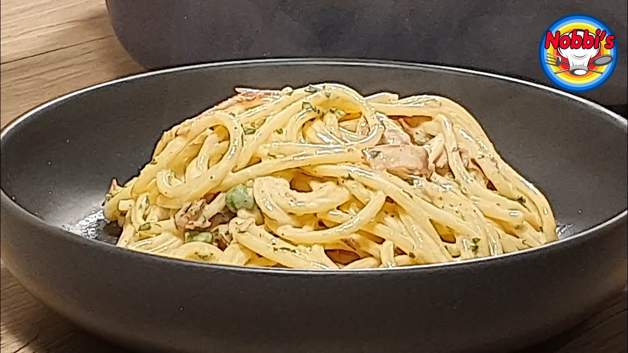 Спагетти со сливочным соусом из ветчины и горошком / любимая еда