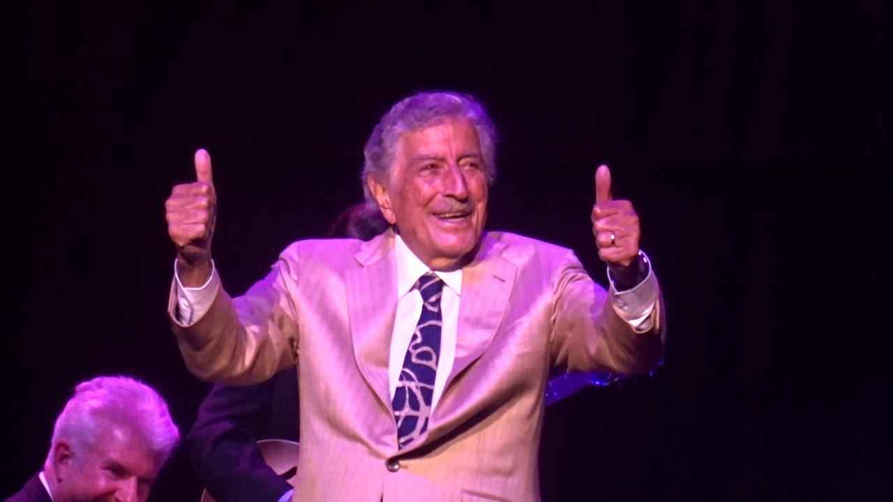 Tony Bennett - Fly Me To The Moon (28.06.2019, London) - YouTube