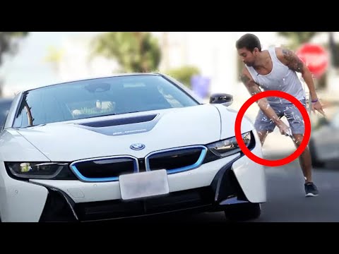 breaking-car-windows-prank-2017