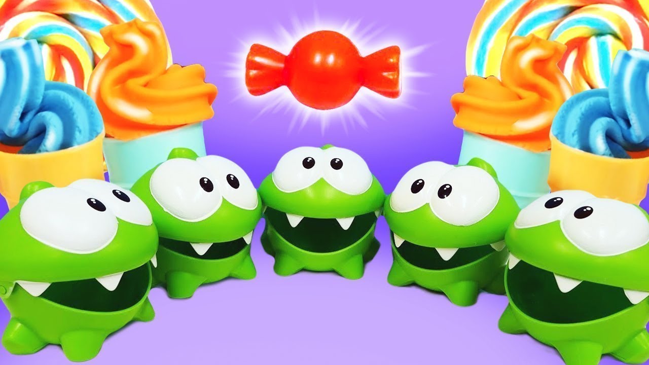 Om Nom español. Buscamos los dulces. Vídeos para niños.