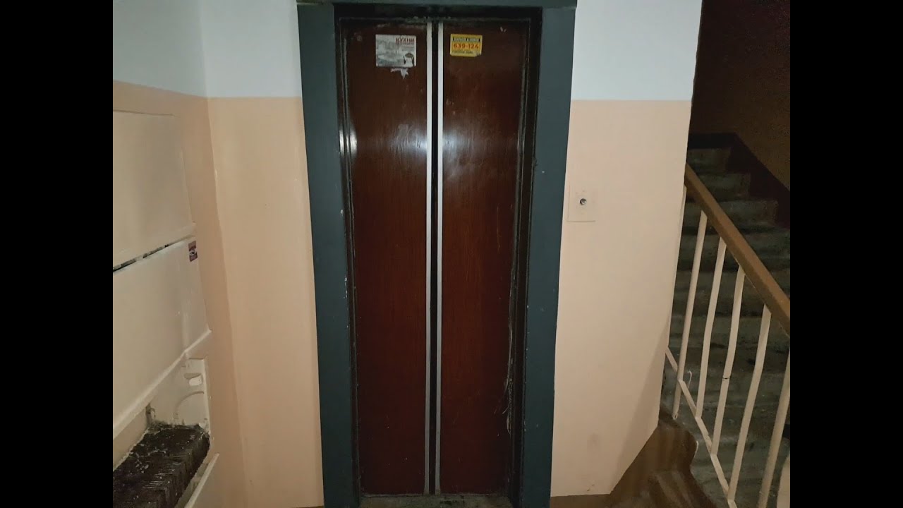 391) Лифт "МЛЗ", скорость 1 м/с, работает с 1987 года. Индикатор ...