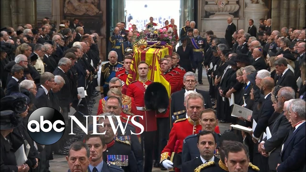 The coffin of Queen Elizabeth II arrives at Westminster Abbey |  ABC News