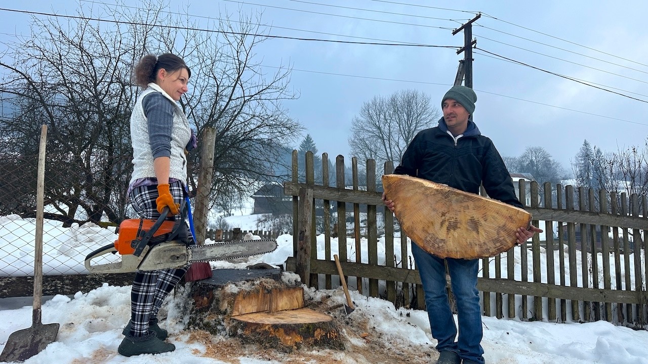 Rural Family Life in the Carpathians | Natural Wooden Steps by Vasyl & Homemade Cooking by Marina 🏔️