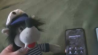 Fanmade Nu Pogodi Ep 12 Volk Is Trying To Call Someone On The Both Phones