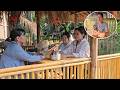 After seeing a strange man at Thu's house, Hoi's mother became very worried about her son.