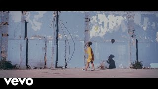 Video-Miniaturansicht von „Delorentos - Show Me Love“