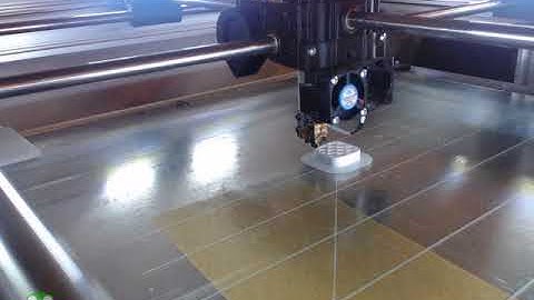 Test Calibration Cube with Cura and HercuLien