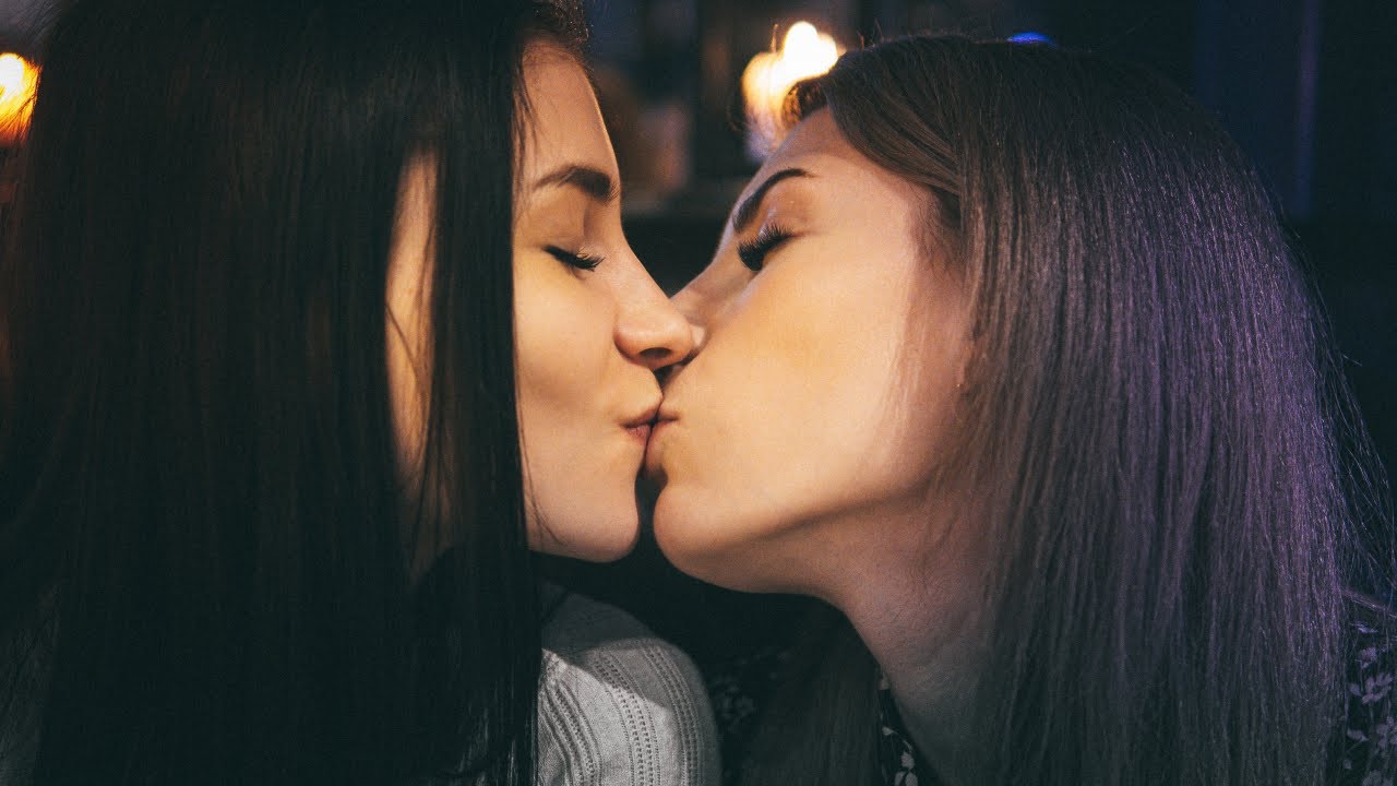 Hot Lesbians Kissing Scene | French kissing | Swapping Spit - YouTube