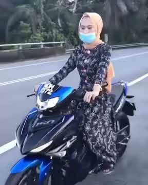 Bila awek naik ysuku acah-acah cute