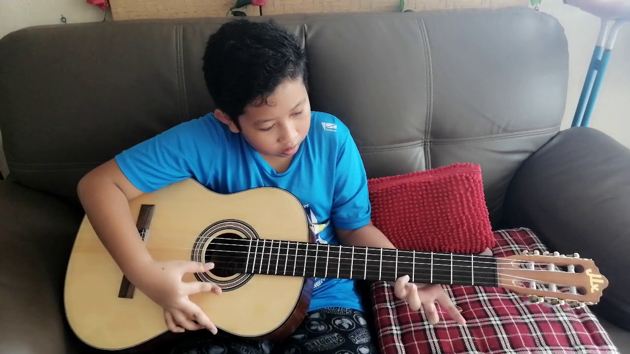 Easy guitar tutorial - YouTube