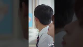 Bisa2Nya Mereka Dikibulin Sama Yoshi Mana Mukanya Polos Banget Pake Nengok Ke Atas