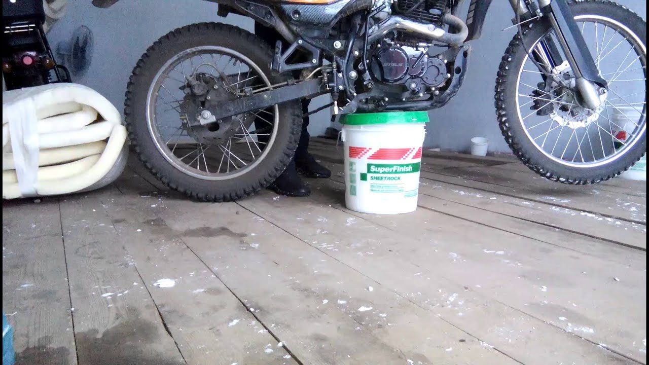 Как вывесить мотоцикл - YouTube