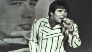 THE TROGGS - WITH A GIRL LIKE YOU (FRENCH TV 66). chords