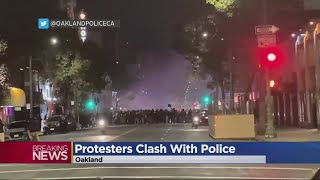 Oakland Breonna Taylor Protesters Protesters Clash With Oakland Police Several Arrested