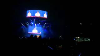 Luke Bryan singing George Strait's "The Chair"