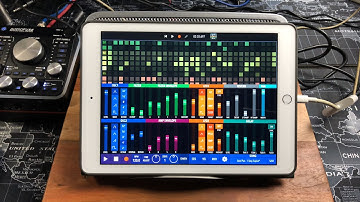 Xynthesizr - 32 Step Matrix Sequencer & Synth - AUM Session - iPad Live