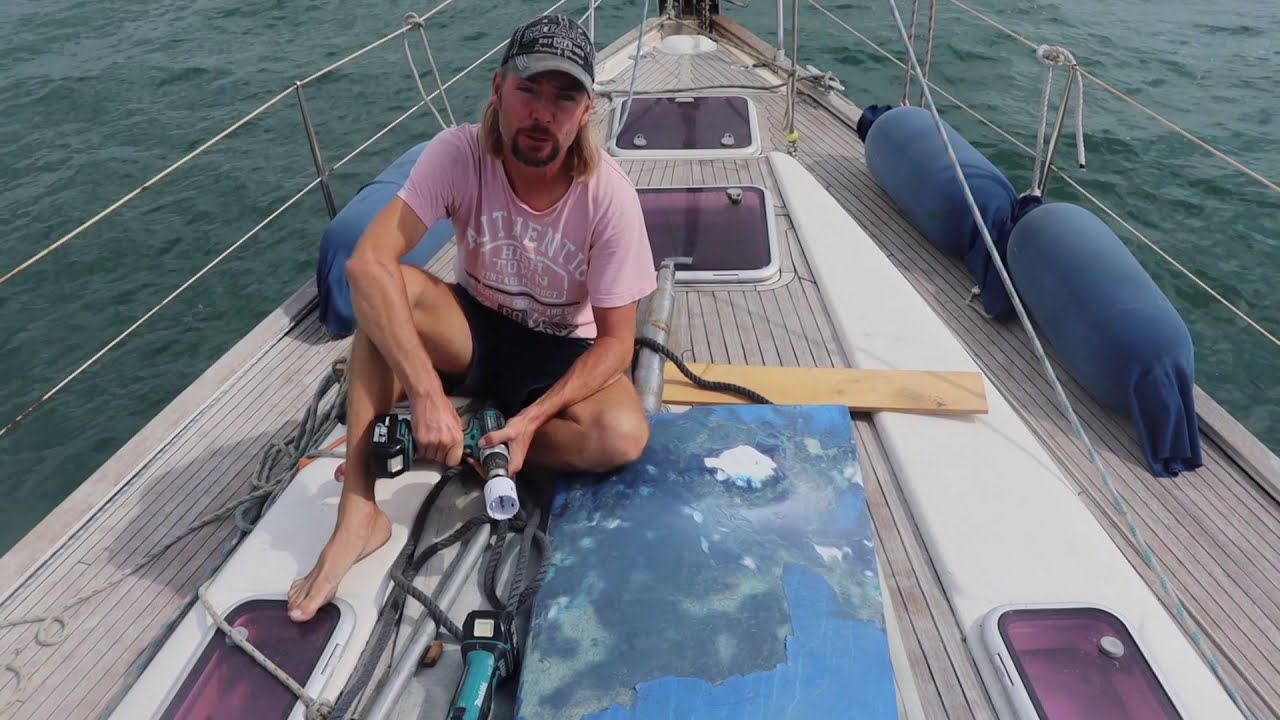 Repairing a rudder on deck – EP 125 Sailing Seatramp