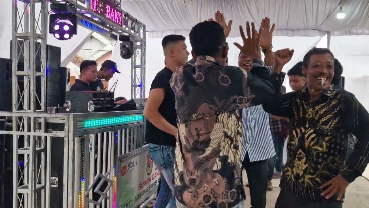 Angguk angguk geleng geleng // remik dj // ot sdl // live gajahan oku timur