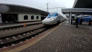 Прибытие поезда Афросиаб в Ташкент (Arriving high speed train Afrosiyob to Tashkent railway station)