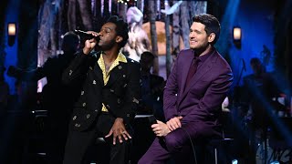 Michael Bublé - The Christmas Song w/ Leon Bridges (Christmas in the City)