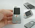 Sony Ericsson W880i - konstrukce a design