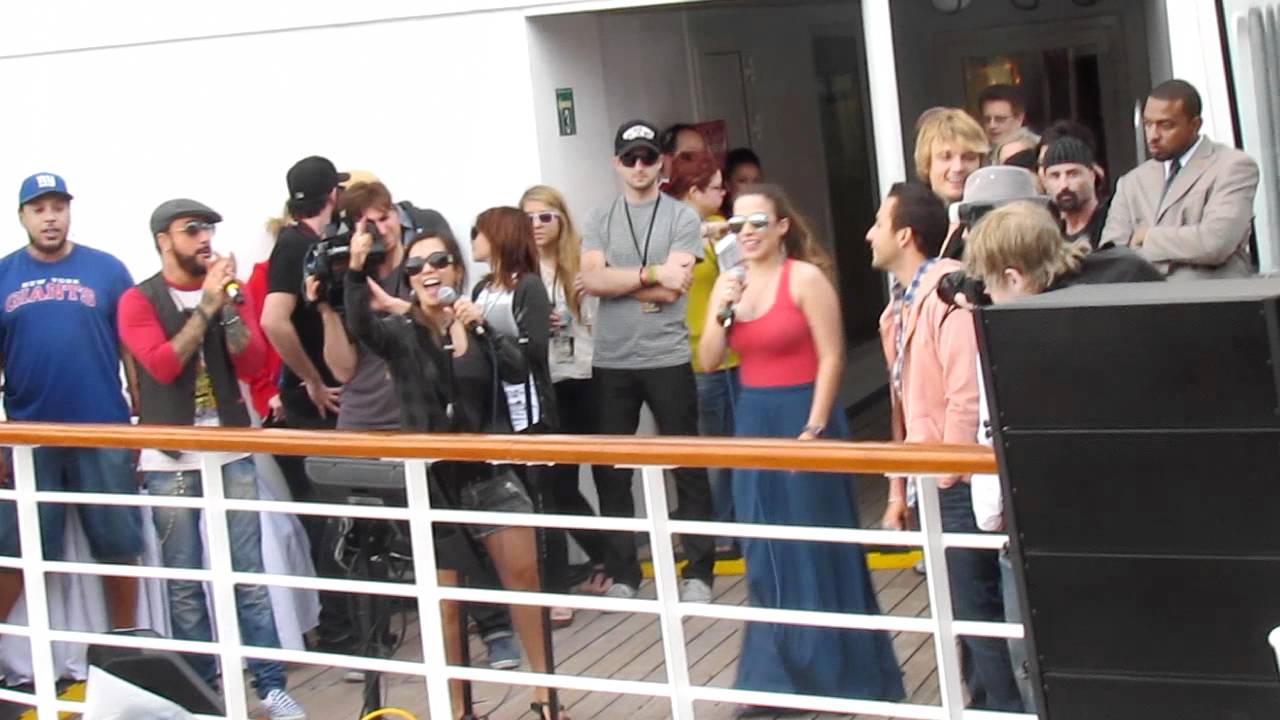 BSB Cruise 2011 - Karaoke part1