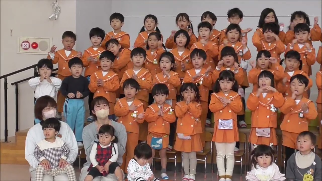 木製 笑顔の子供 maxresdefault.jpg