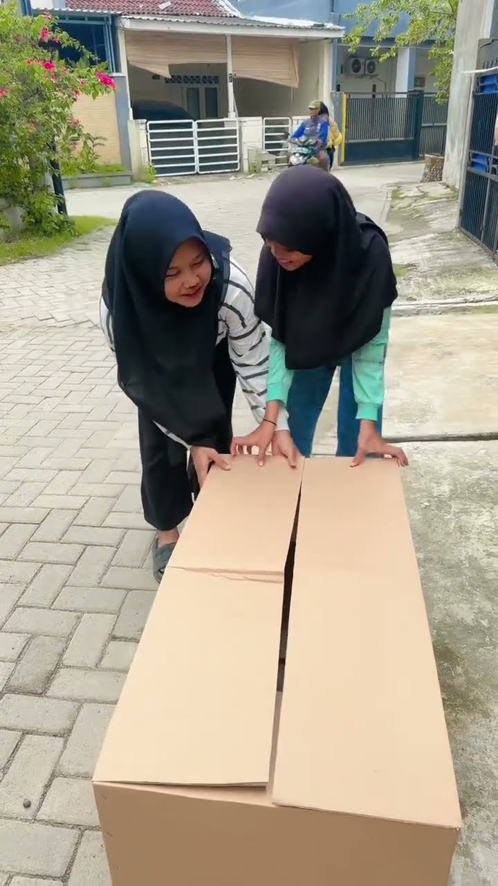 HATI HATI KALO ADA KARDUS DIJALAN