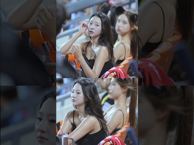 생수물을 몸에 발라 더위식히는 이연진 치어리더 (260707 직캠 SSG 랜더스)(Lee Yeonjin Cheerleader Fancam SSG Landers)