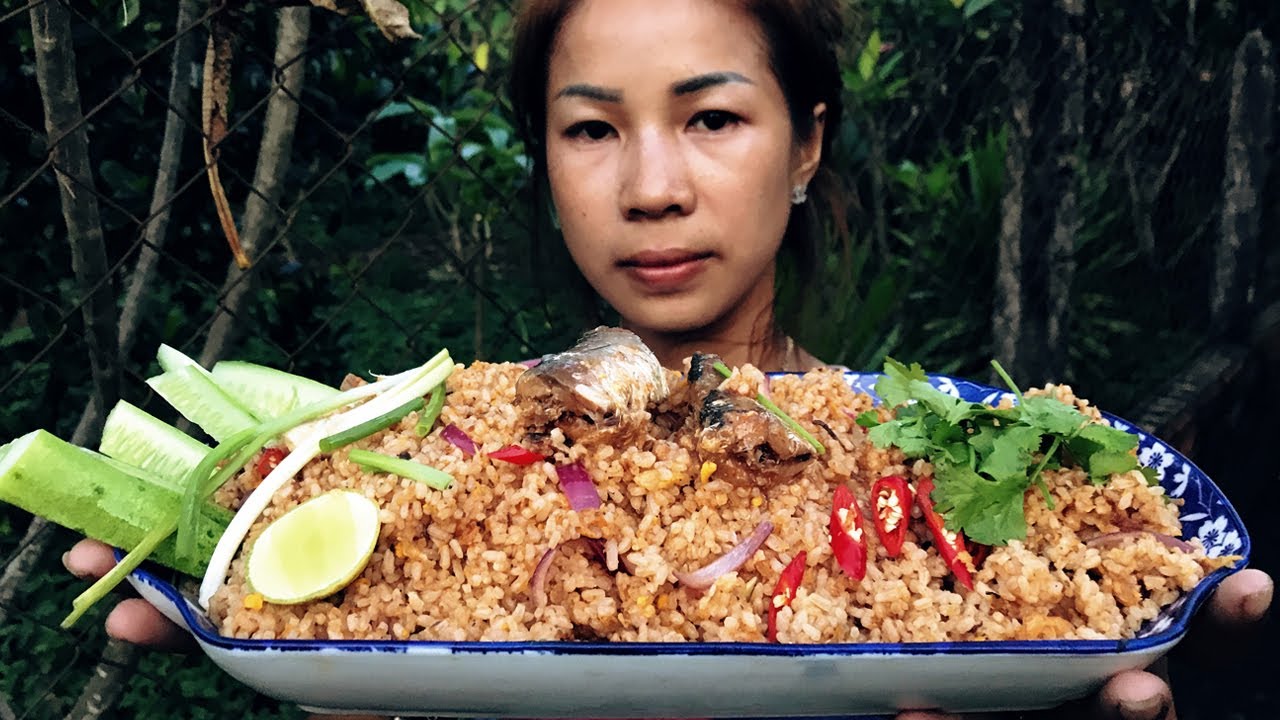 ឆាបាយត្រីខ រសជាតិឆ្ងាញ់អស់លុយតិច Fried Rice with Canned Fish Recipe