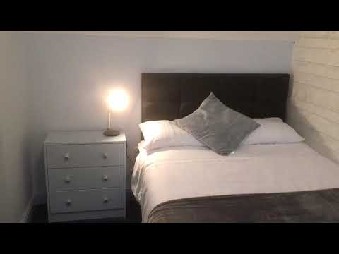  ⭐ Beautiful Double Room in Crawley Town Centre  Main Photo