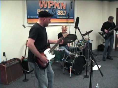 Petey Hop and The Wallbangers play "Have a Good Ti...