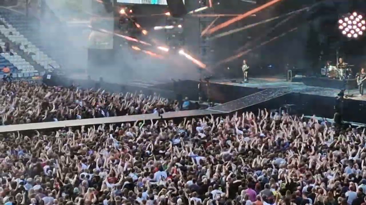 Muse live Time is Running Out @Huddersfield