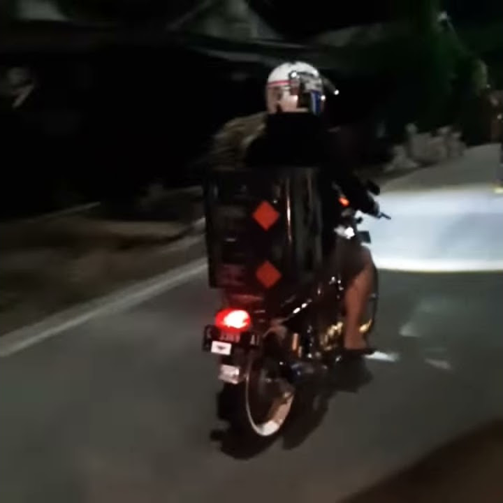 NAIK CB SULTAN DIGODAIN SAMA BENCONG!!!
