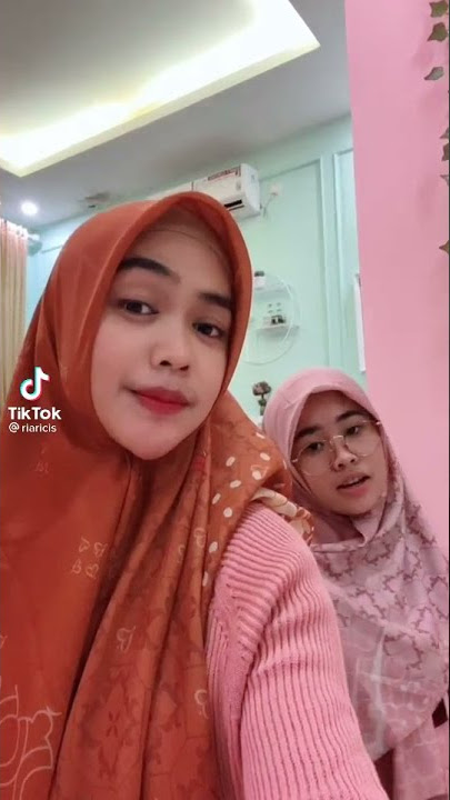 Tik tok Ria ricis with Alifa pake hijab 😲 this video from Tik Tok| Brianti anti