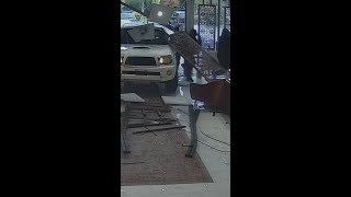 Jewelry store owner fires at thieves in failed robbery