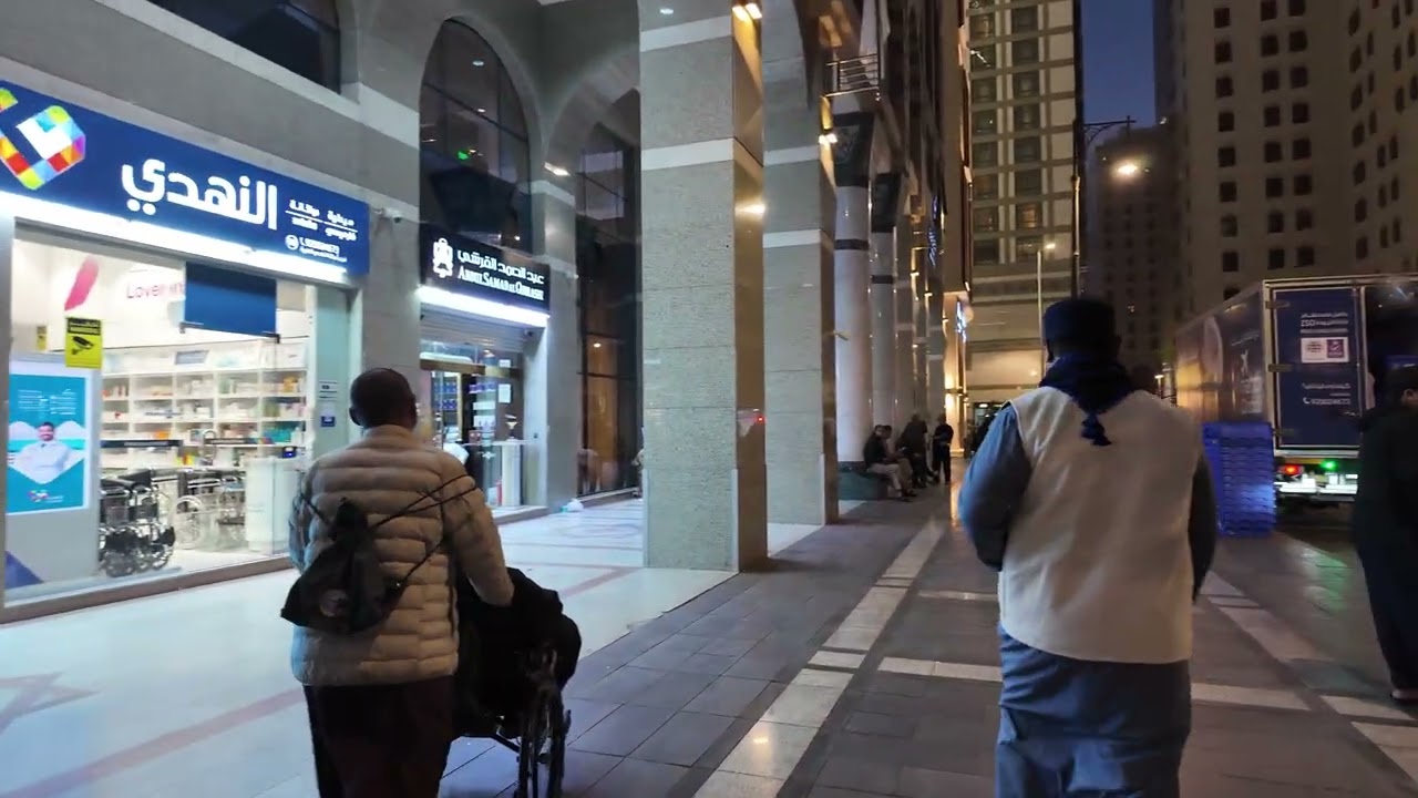 Setelah shalat shubuh di masjid Nabawi lewat gate 330 