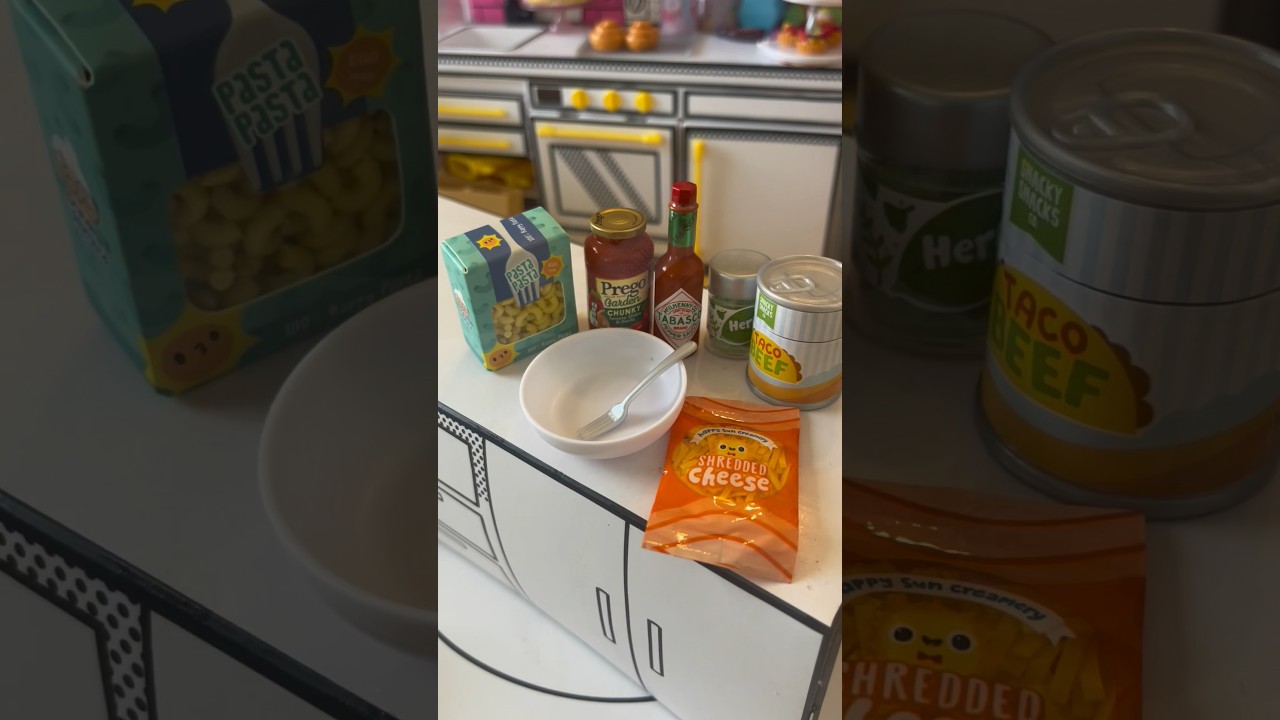 Smallest Pasta! Miniverse and Mini Brands Remix 