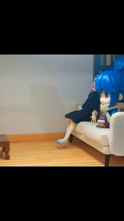 Rin Shima watching TV with Chika Fujiawara #stopmotion #yurucamp #rinshima