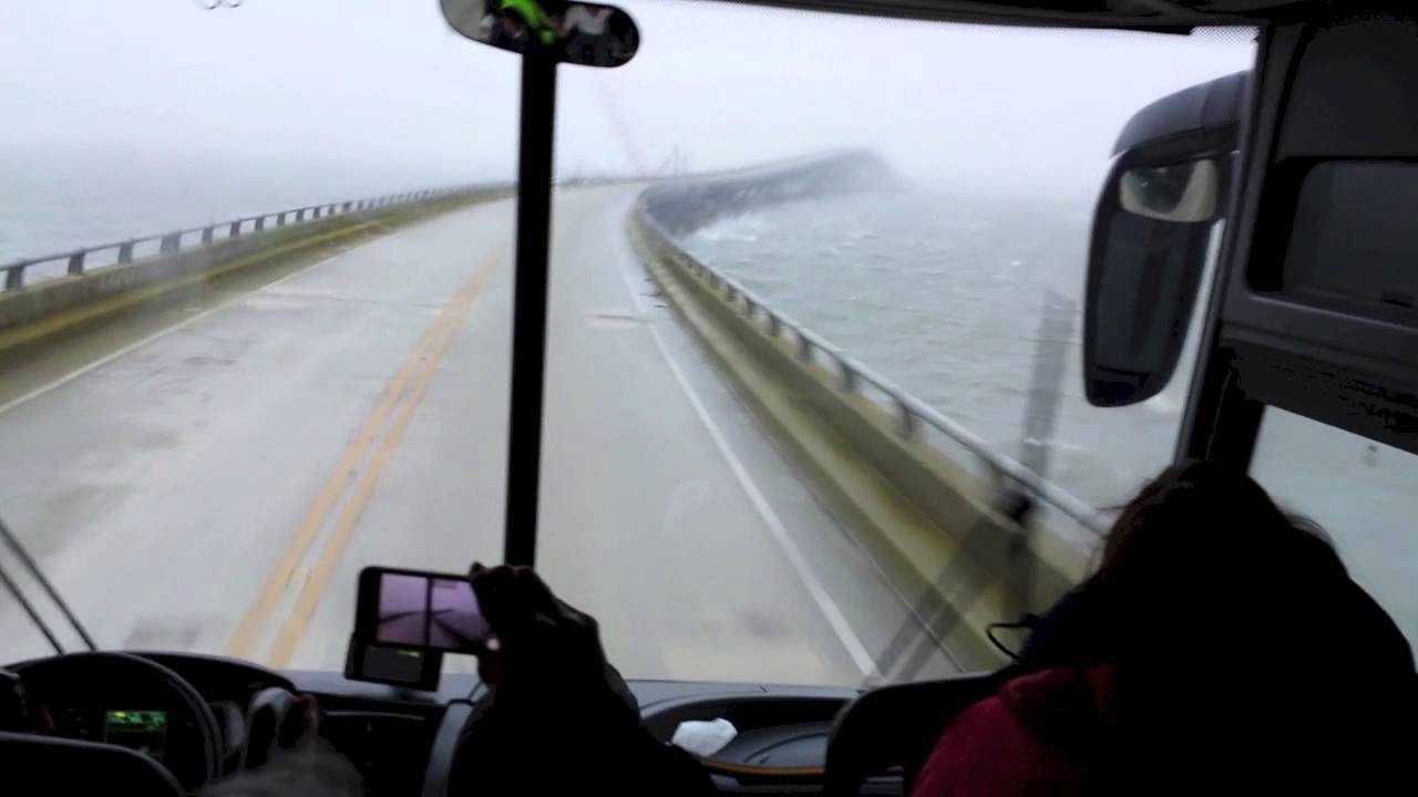 Travel across the Bonner Bridge during a nor'easter