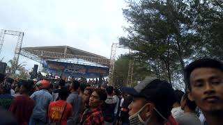 ADELLA LIVE PANTAI BOPONG KEBUMEN
