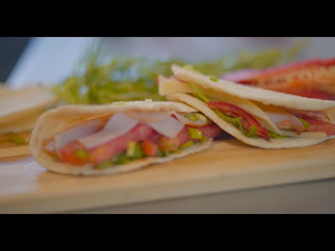 აცხობს იაკო - მექსიკური ტორტილა