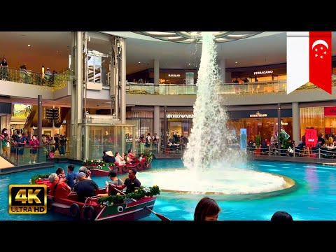 Discover The Shoppes at Marina Bay Sands: Singapore Walking Tour - Travel Singapore