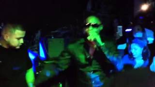 Video thumbnail of "Doug E Fresh & Will Smith teach you how to Dougie (2012)"