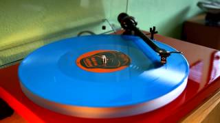 Alice In Chains - Them Bones/We Die Young (vinyl version)