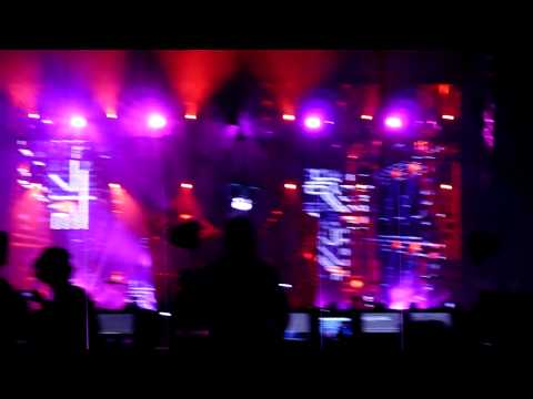 Deadmau5 Creamfields 2011 Sometimes Things Get Complicated