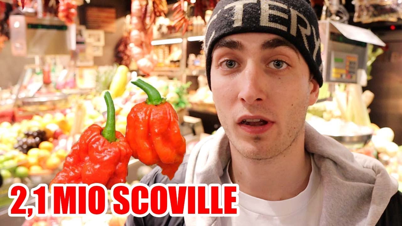 Dummer Junge Isst Schärfste Chilli Der Welt SCHÄRFSTE CHILI DER WELT ESSEN IN BARCELONA - YouTube