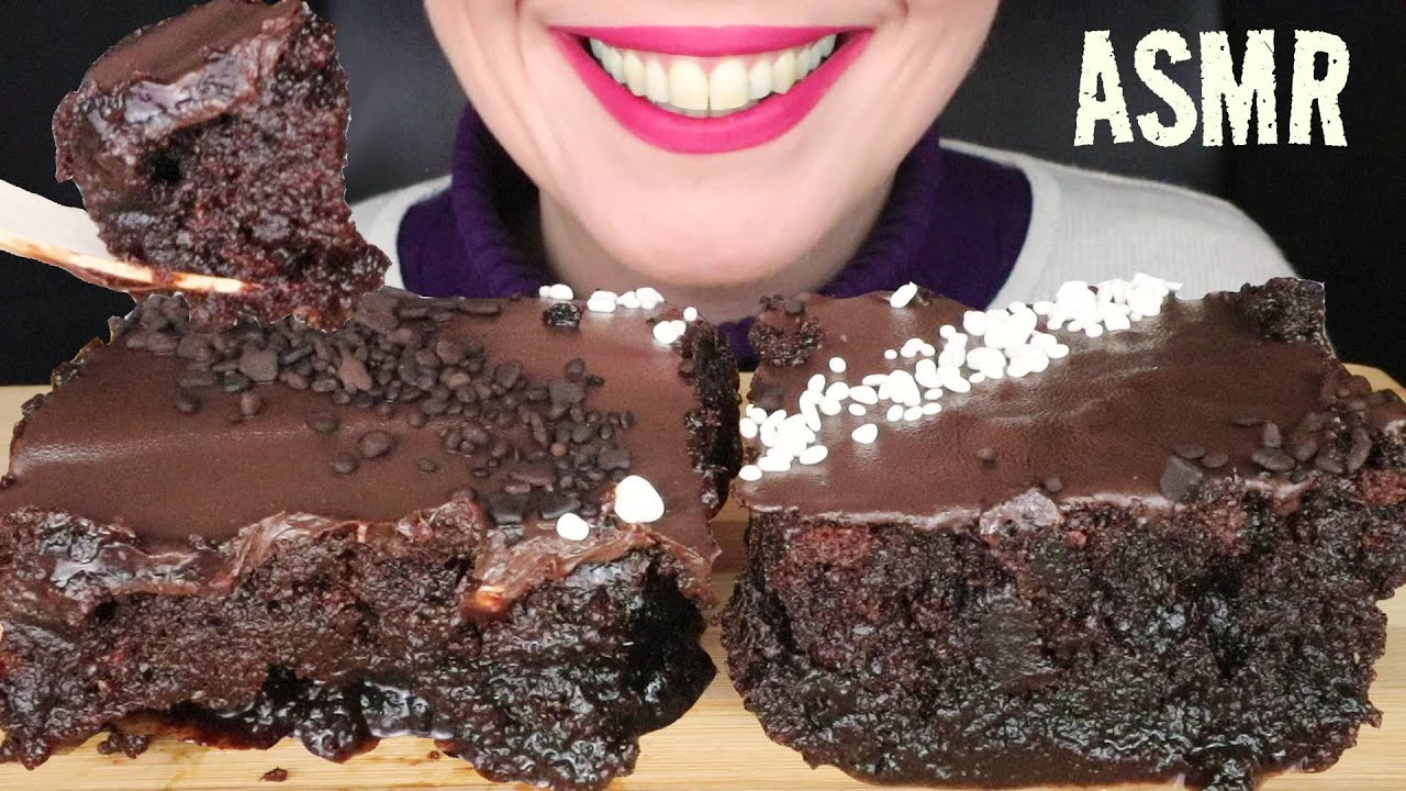 THE MOISTEST CHOCOLATE CAKE EVER 🎂 | ASMR No Talking Mukbang | Real Eating Sounds