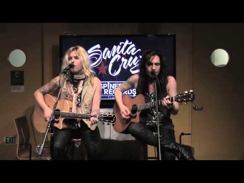 SANTA CRUZ "We Are The Ones To Fall" Acoustic Live | Metal Injection