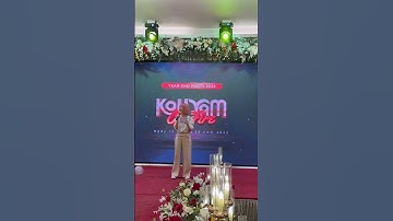 Mẹ lên phát biểu tiệc cuối năm của Cty con gái lên làm nũng mẹ